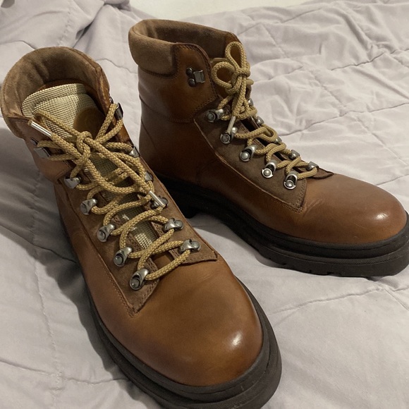 almost new original used boots size 9.5 its brand is brunello cucinelli - Picture 5 of 5